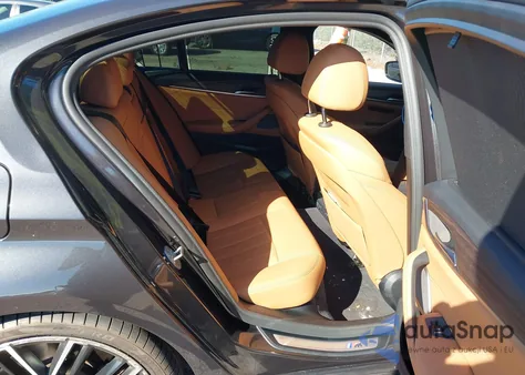 2021 BMW 530I z USA, uszkodzony, nr VIN WBA53BH03MWX04142